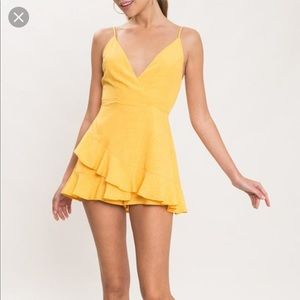 L’ATISTE Yellow Shift Romper